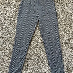 Women’s Ruffled waist band dress pants